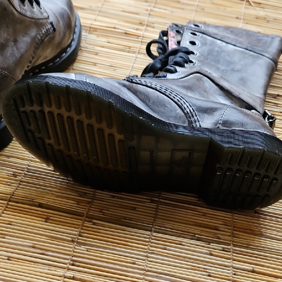 Dr. Martens Triumph 914 Floral Women's Distressed Gray Combat Boots - Picture 8 of 8